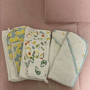 aden + anais Hooded Towel Set Lot